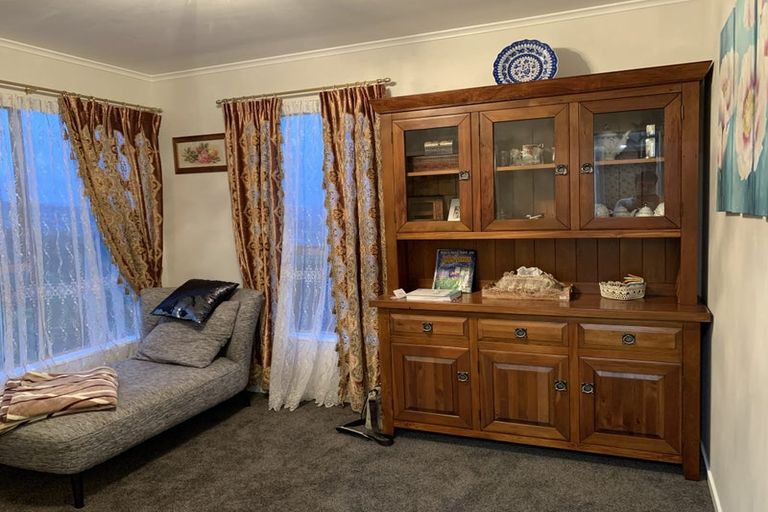 Photo of property in 27 Paddington Grove, Karori, Wellington, 6012