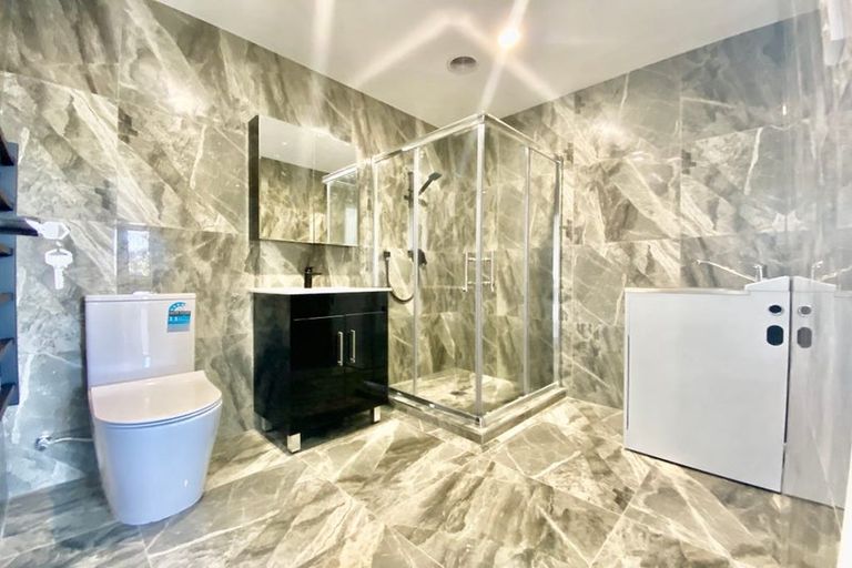 Photo of property in 547 Massey Road, Mangere, Auckland, 2022