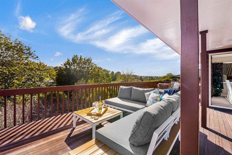 Photo of property in 9 Bayside Drive, Browns Bay, Auckland, 0630