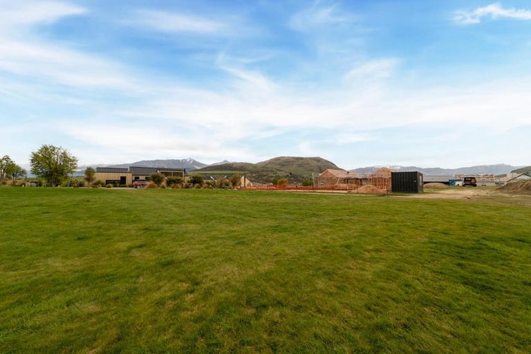Photo of property in 24 Cunninghams Drive, Jacks Point, Queenstown, 9371