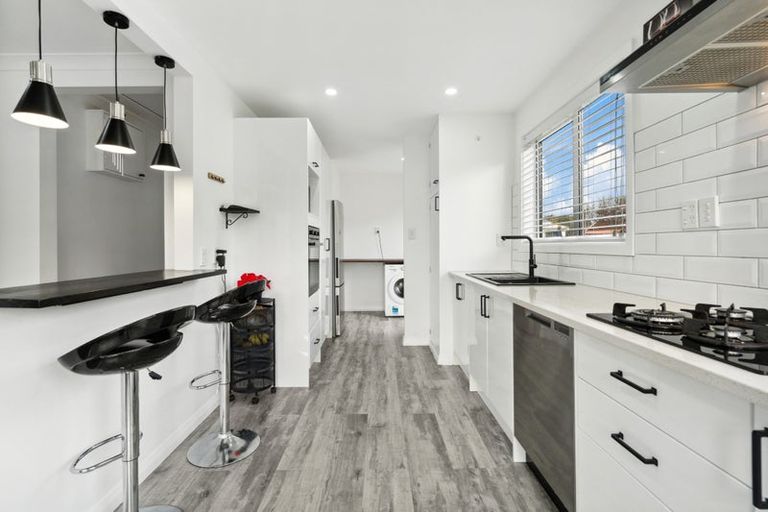 Photo of property in 3 Sellers Grove, Taita, Lower Hutt, 5011