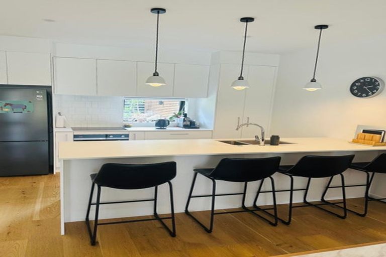 Photo of property in 6 Nga Tutu Place, Belmont, Auckland, 0622