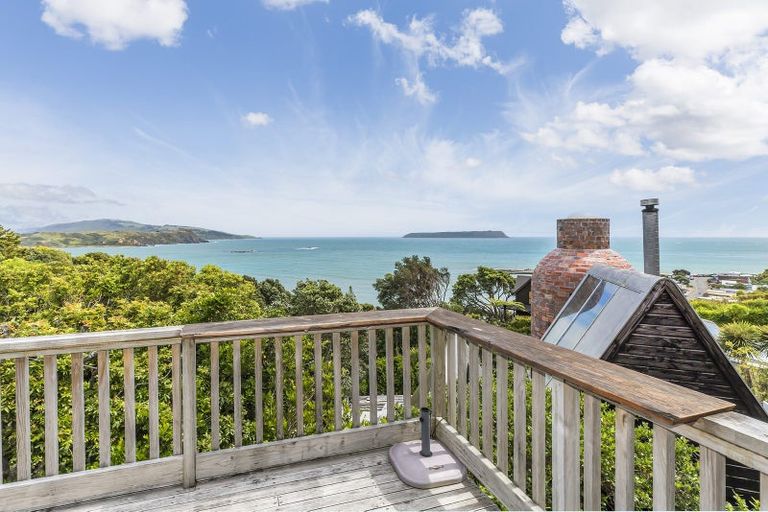 Photo of property in 3a Roys Road, Plimmerton, Porirua, 5026