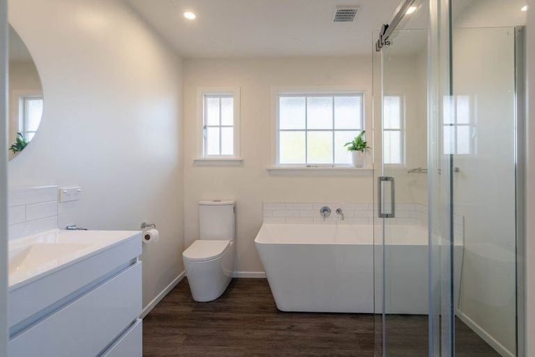 Photo of property in 8 Denise Crescent, Hornby, Christchurch, 8042