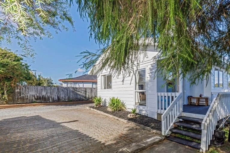 Photo of property in 12 Childers Road, Ranui, Auckland, 0612