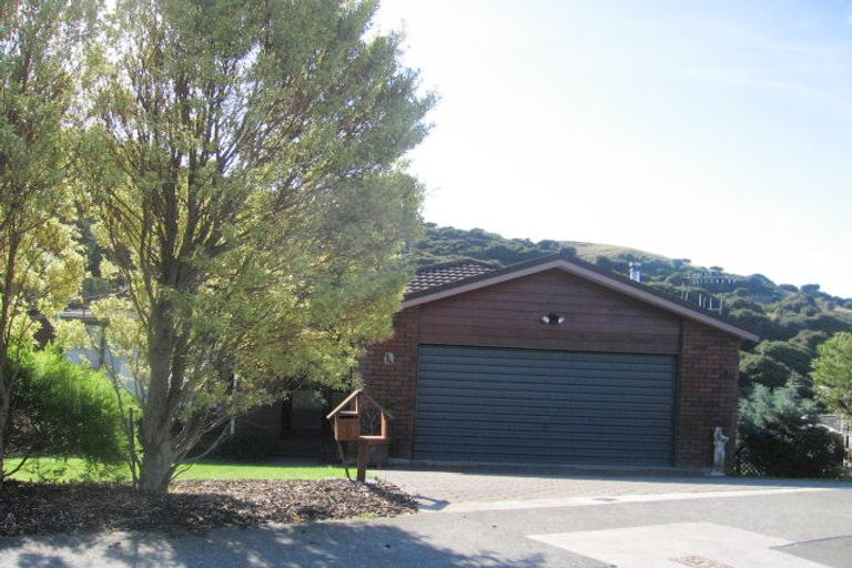 Photo of property in 1 Shackle Lane, Whitby, Porirua, 5024