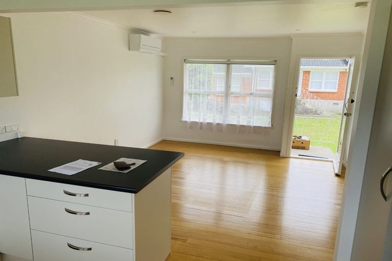 Photo of property in 2/12 Raines Avenue, Forrest Hill, Auckland, 0620