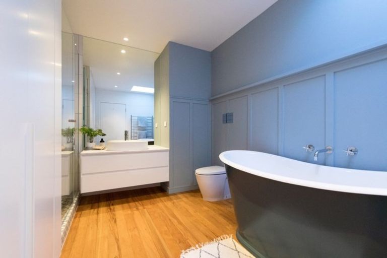 Photo of property in 68 St Michaels Avenue, Point Chevalier, Auckland, 1022