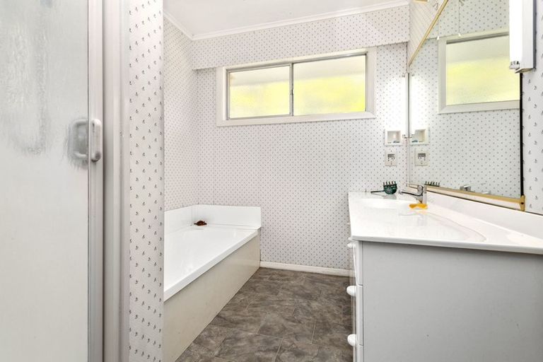 Photo of property in 30 Moeraki Road, Maoribank, Upper Hutt, 5018