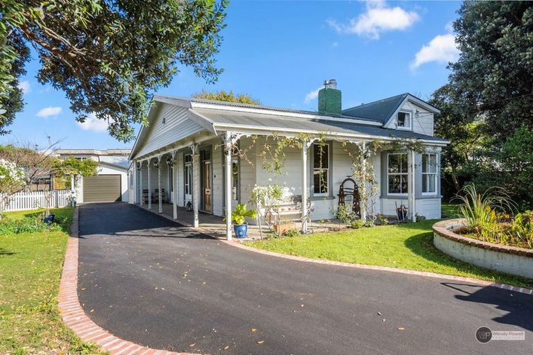 Photo of property in 36 Riddlers Crescent, Petone, Lower Hutt, 5012