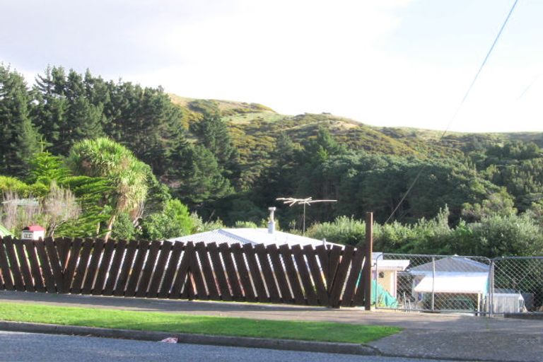 Photo of property in 124 Sievers Grove, Cannons Creek, Porirua, 5024