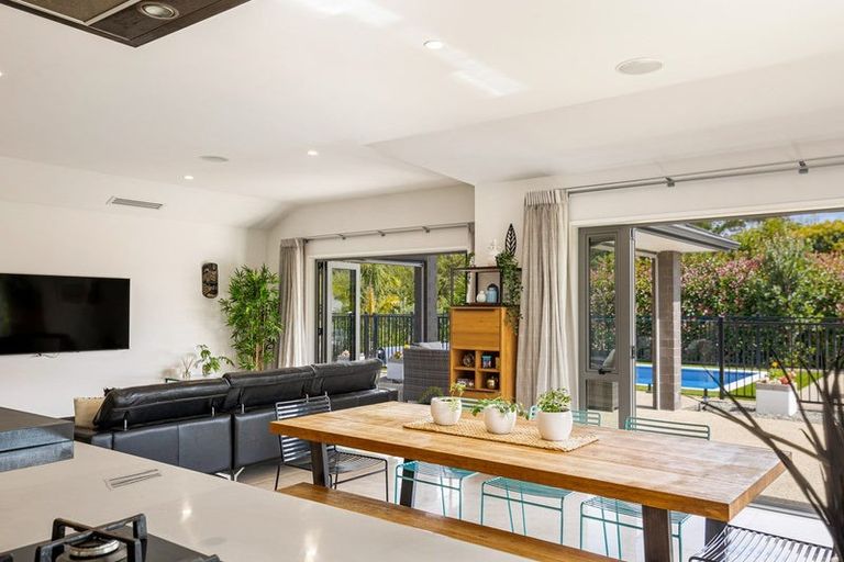 Photo of property in 1009 Kahikatea Flat Road, Waitoki, Kaukapakapa, 0871