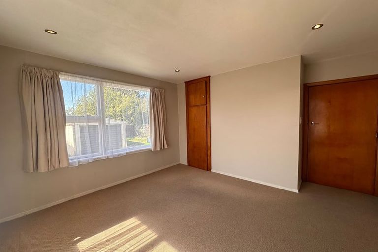 Photo of property in 2/254 Main Road North, Redwood, Christchurch, 8051