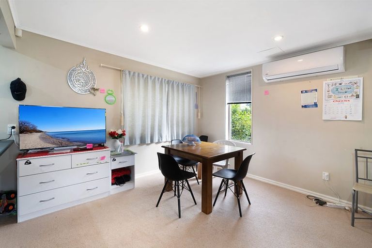 Photo of property in 4/90 Lynwood Road, New Lynn, Auckland, 0600