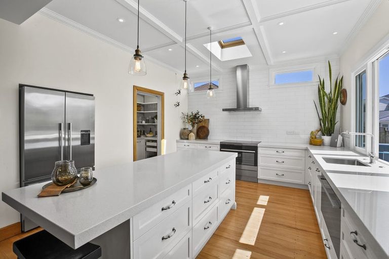 Photo of property in 14 Glen Almond Street, New Plymouth, 4310