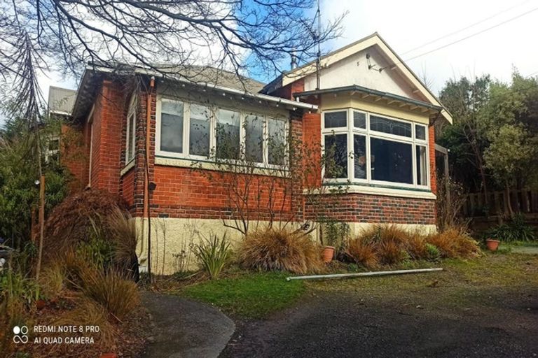 Photo of property in 1 Cossens Street, Balclutha, 9230