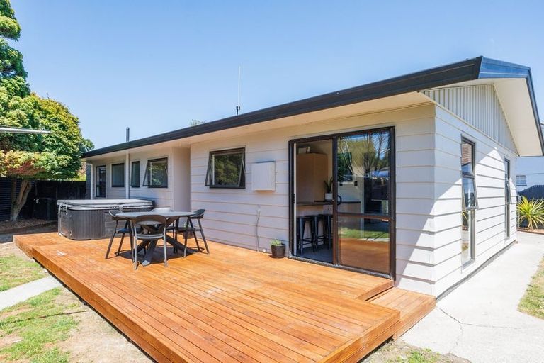 Photo of property in 19 Amberley Avenue, Westbrook, Palmerston North, 4412