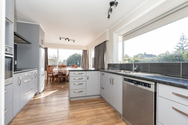 Photo of property in 190 Sandwich Road, St Andrews, Hamilton, 3200