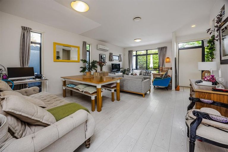 Photo of property in 47/2 Armoy Drive, East Tamaki, Auckland, 2016