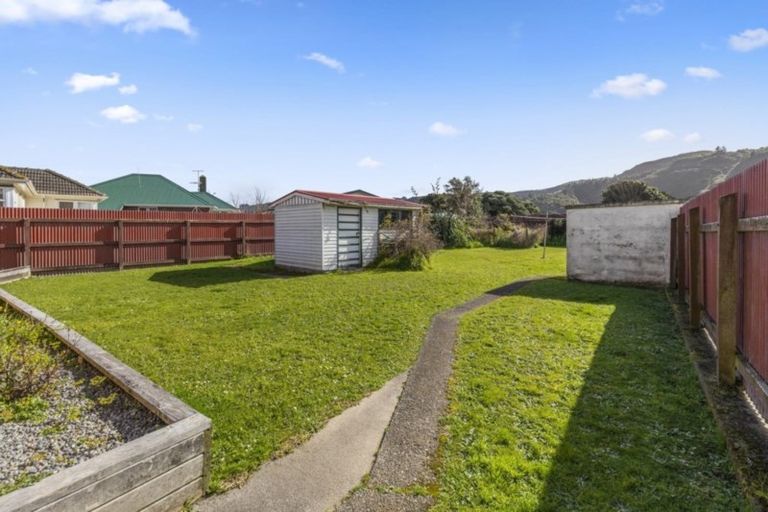 Photo of property in 19 Farmer Crescent, Taita, Lower Hutt, 5011