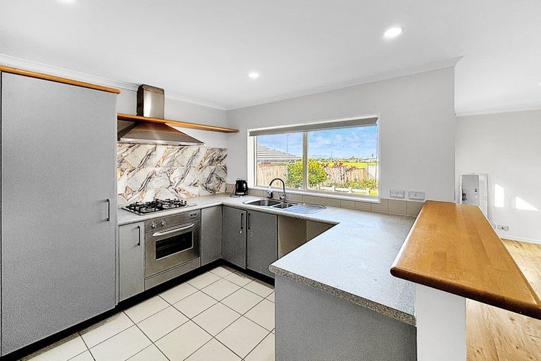 Photo of property in 60 Magic Way, Randwick Park, Auckland, 2105