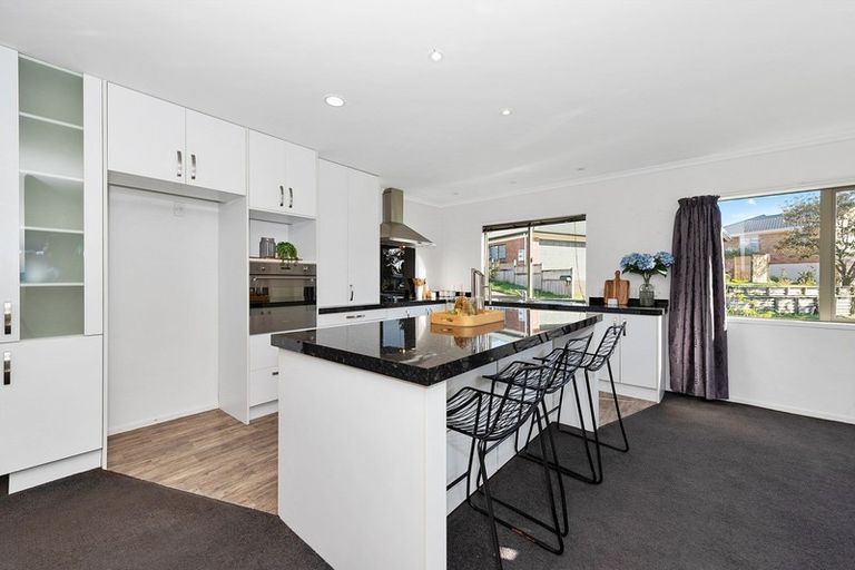 Photo of property in 16 Glenburn Place, Nawton, Hamilton, 3200