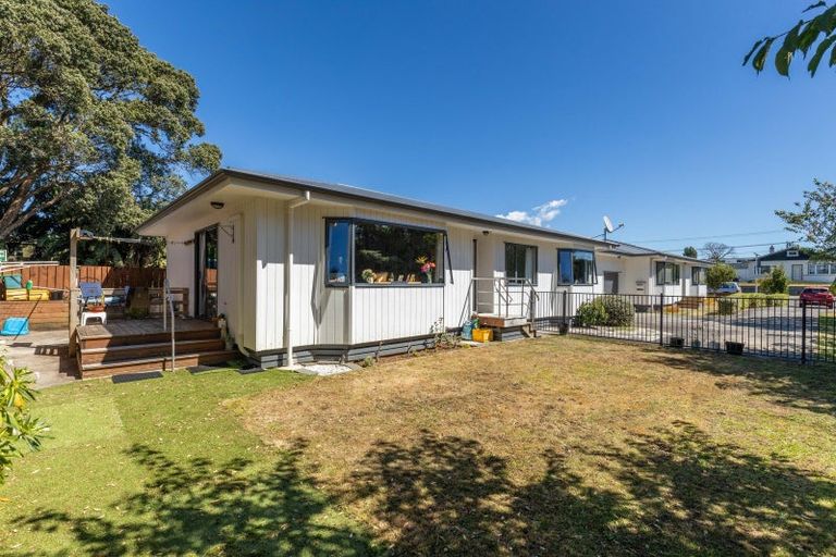 Photo of property in 2/14 Omata Road, Westown, New Plymouth, 4310
