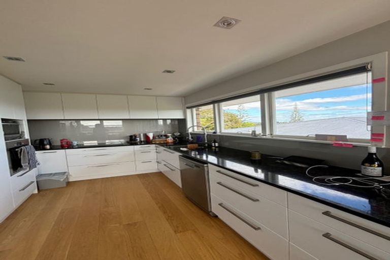 Photo of property in 2 Marlborough Avenue, Glenfield, Auckland, 0629