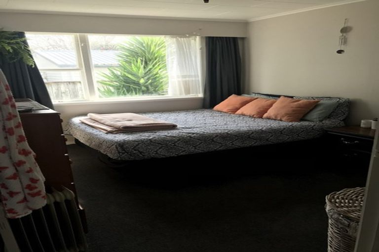 Photo of property in 2/129 Martin Street, Wallaceville, Upper Hutt, 5018