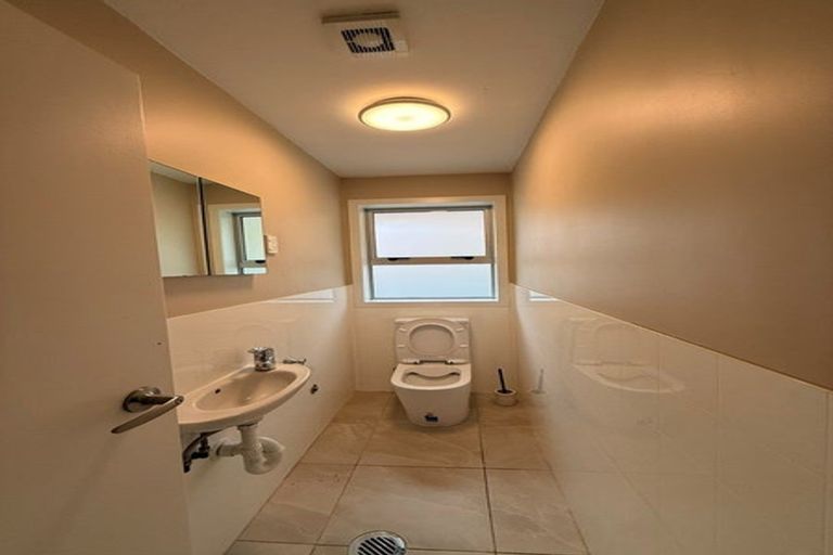 Photo of property in 2/94a Staveley Street, Avonhead, Christchurch, 8042