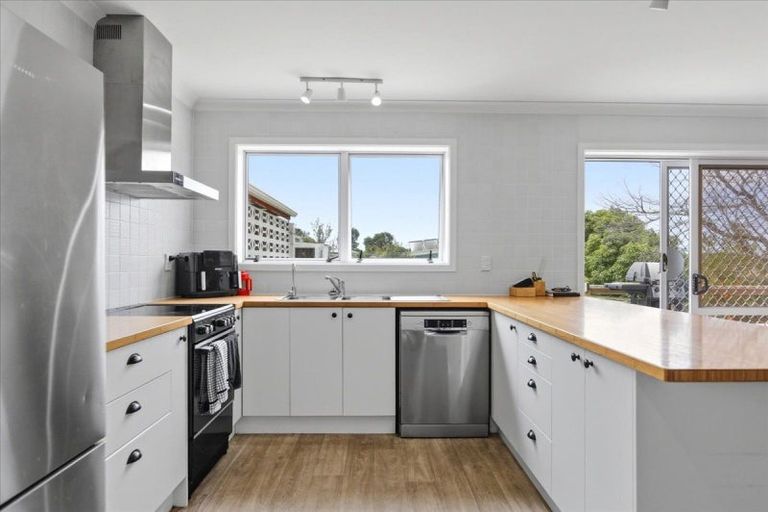 Photo of property in 67 Queen Street, Te Puke, 3119