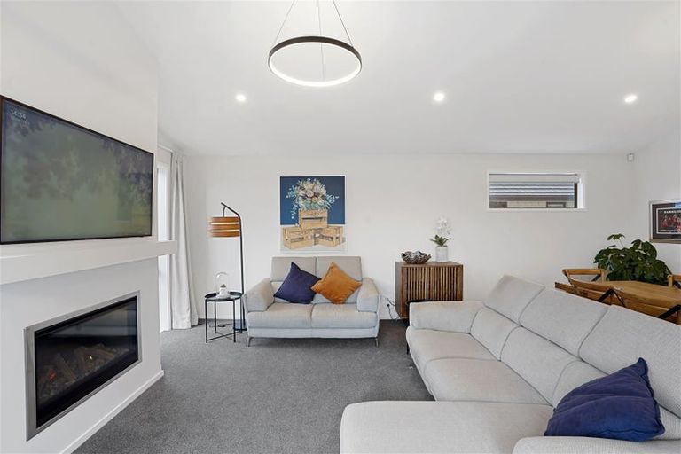 Photo of property in 52 Whitburn Avenue, Halswell, Christchurch, 8025