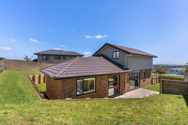 Photo of property in 79 Kirikiri Drive, Papakura, 2110