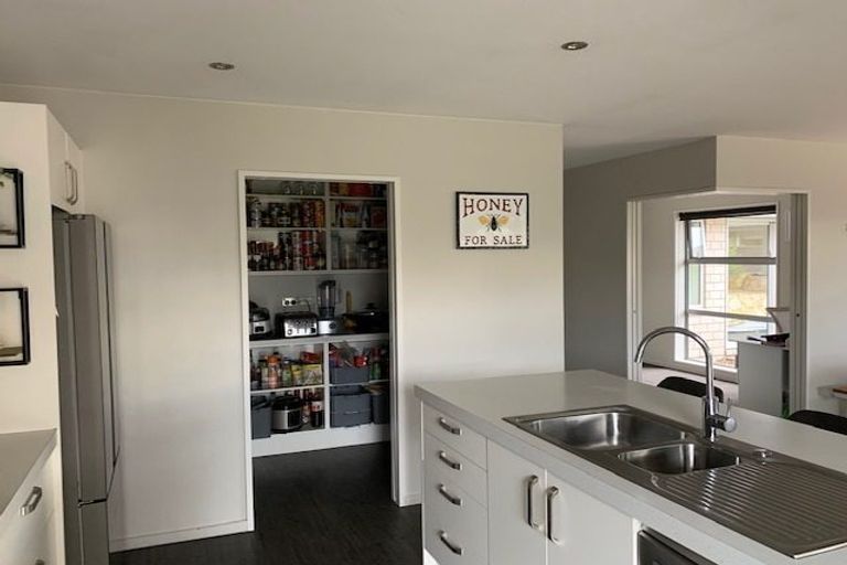 Photo of property in 40 Little Oaks Drive, Yaldhurst, Christchurch, 8042