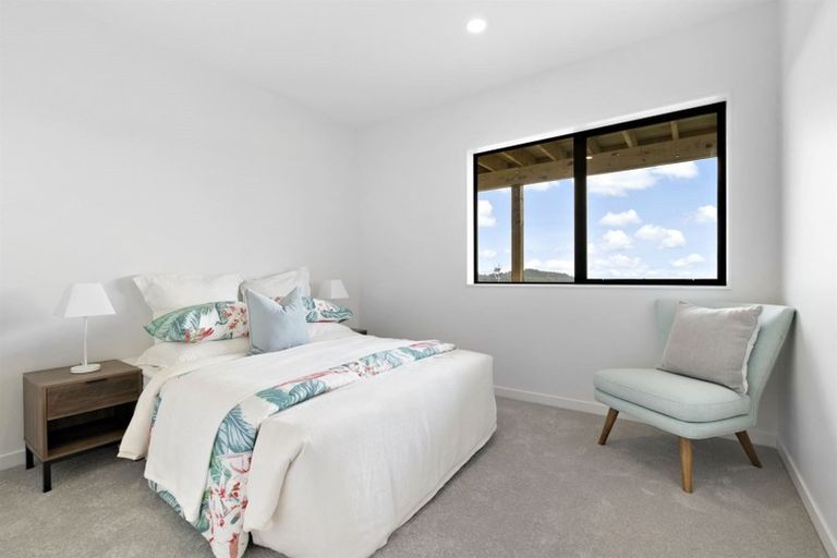 Photo of property in 36 Sunnyheights Road, Orewa, 0931