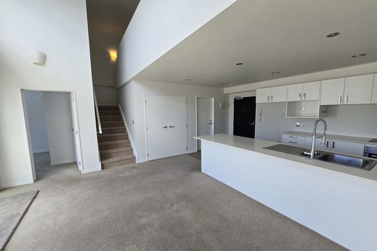 Photo of property in 2d/136 Stancombe Road, Flat Bush, Auckland, 2016