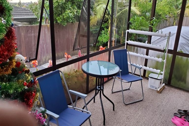 Photo of property in 2/131 Glenmore Road, Sunnyhills, Auckland, 2010