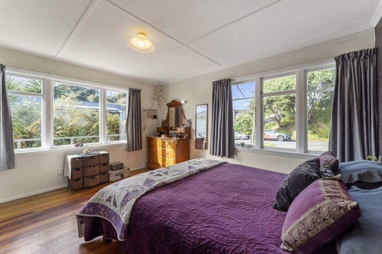 Photo of property in 61 Tiromoana Road, Raumati South, Paraparaumu, 5032