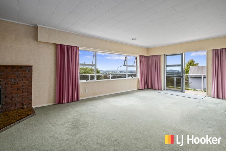 Photo of property in 2 Haratua Place, Springfield, Rotorua, 3015