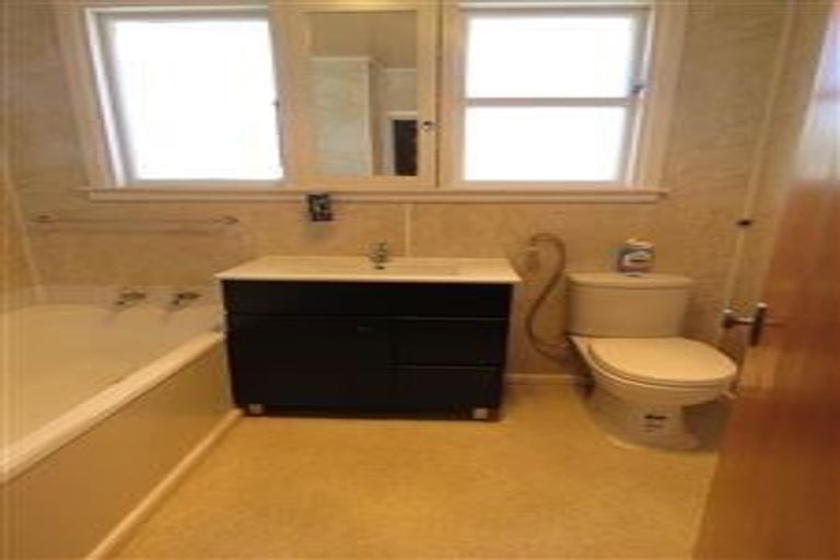 Photo of property in 3 Camelot Street, Ilam, Christchurch, 8041