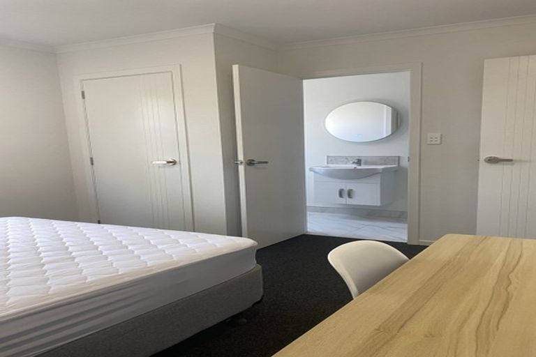 Photo of property in 2/29 May Street, Hamilton East, Hamilton, 3216