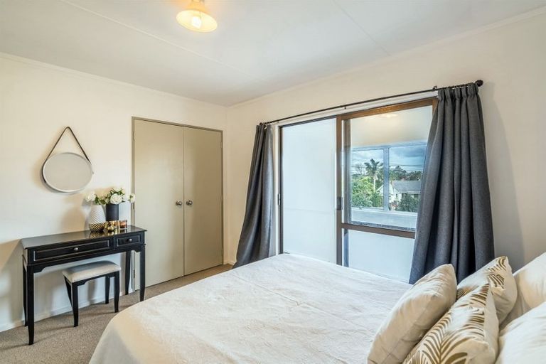 Photo of property in 2/7 Matipo Road, Te Atatu Peninsula, Auckland, 0610