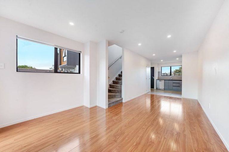 Photo of property in 2 Red Arches Road, Henderson, Auckland, 0610