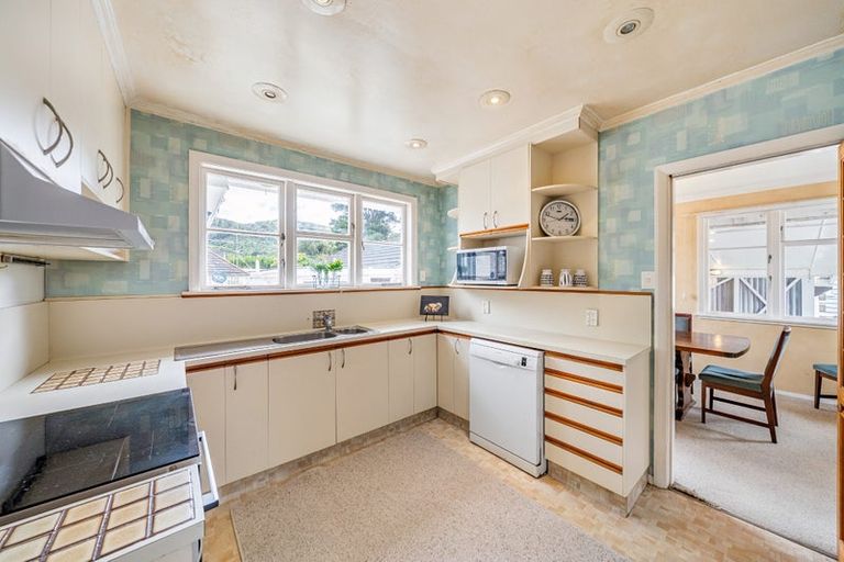 Photo of property in 6 Hall Grove, Ebdentown, Upper Hutt, 5018