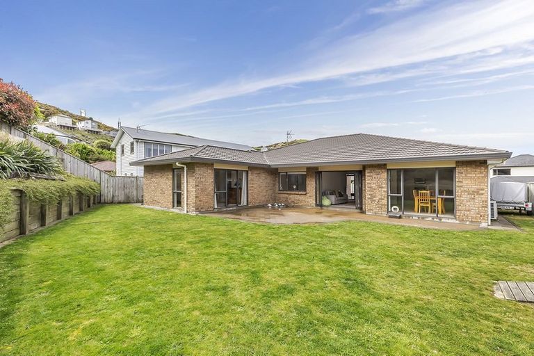 Photo of property in 159 Woodman Drive, Tawa, Wellington, 5028