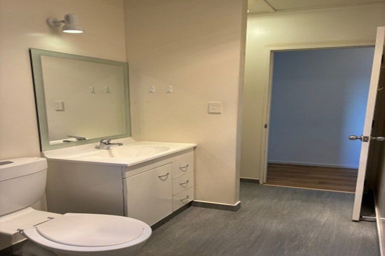 Photo of property in 53 Triangle Road, Massey, Auckland, 0614