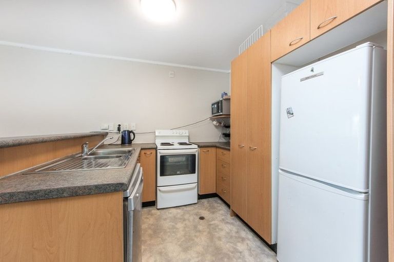 Photo of property in The Haven, 28/120 Beach Haven Road, Beach Haven, Auckland, 0626