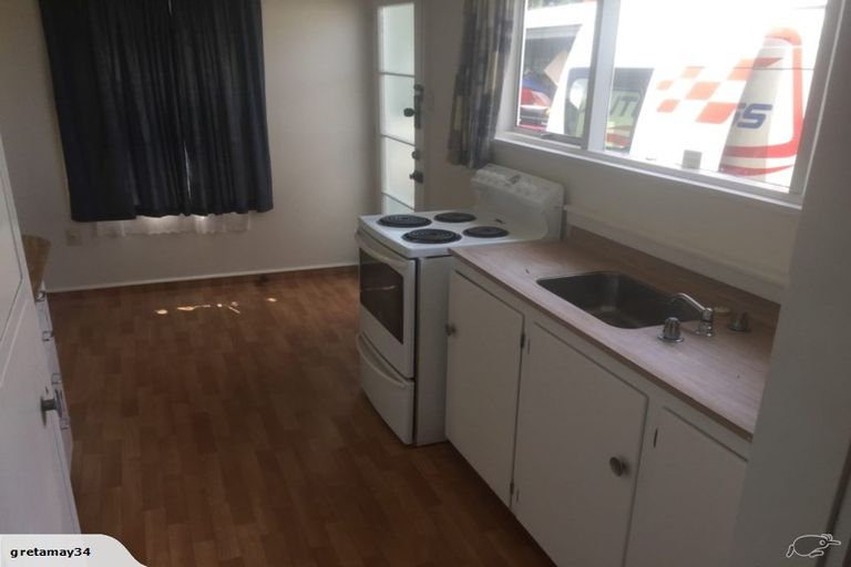 Photo of property in 294 Keyes Road, New Brighton, Christchurch, 8083