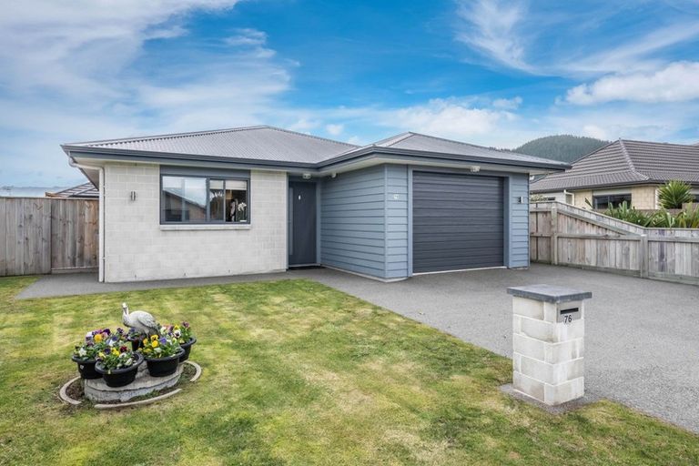 Photo of property in 76 Awatea Avenue, Paraparaumu, 5032