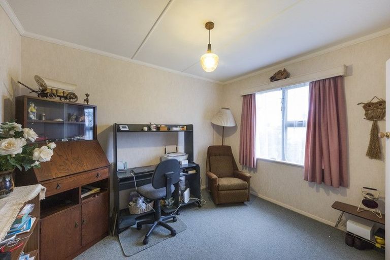 Photo of property in 64 College Street, Awapuni, Palmerston North, 4412